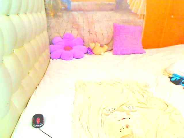 HOTLILLIE webcam
