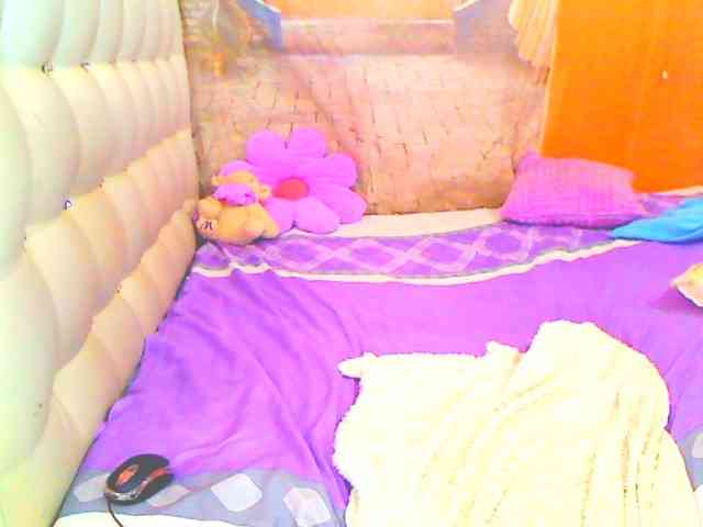 HOTLILLIE webcam