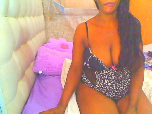 HOTLILLIE webcam