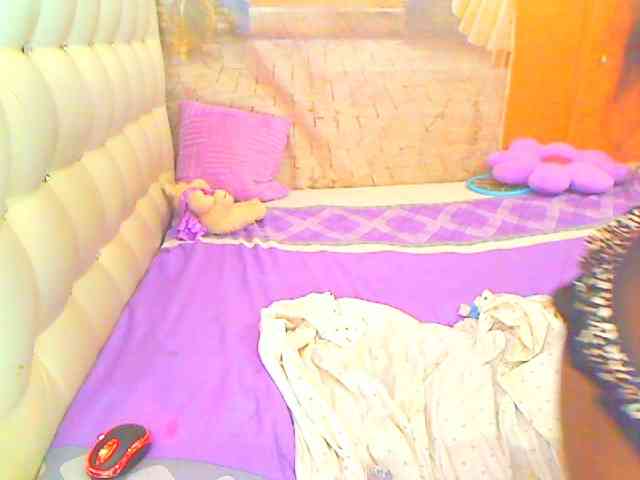 HOTLILLIE webcam