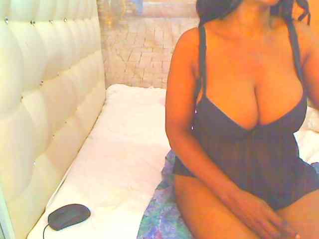 HOTLILLIE webcam
