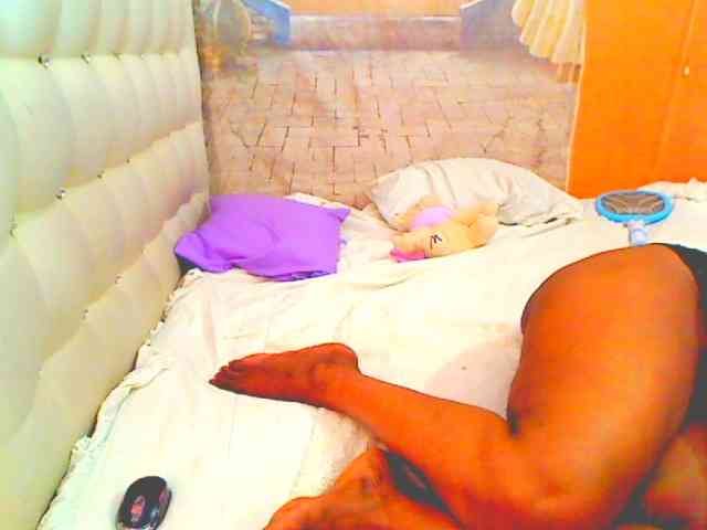 HOTLILLIE webcam