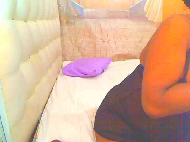 HOTLILLIE webcam