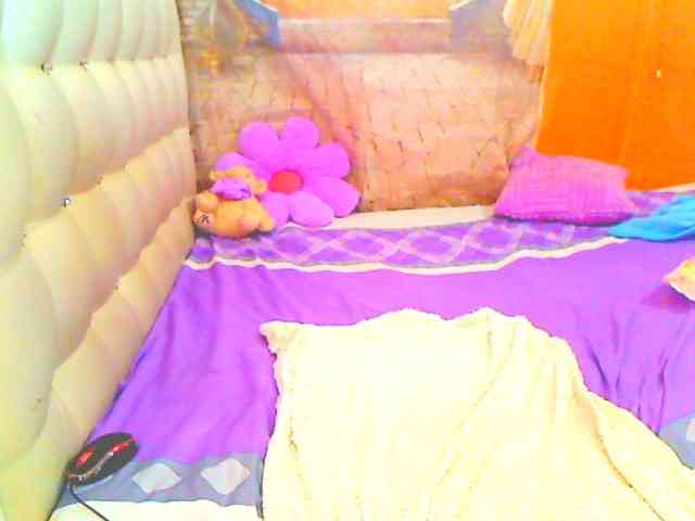 HOTLILLIE webcam