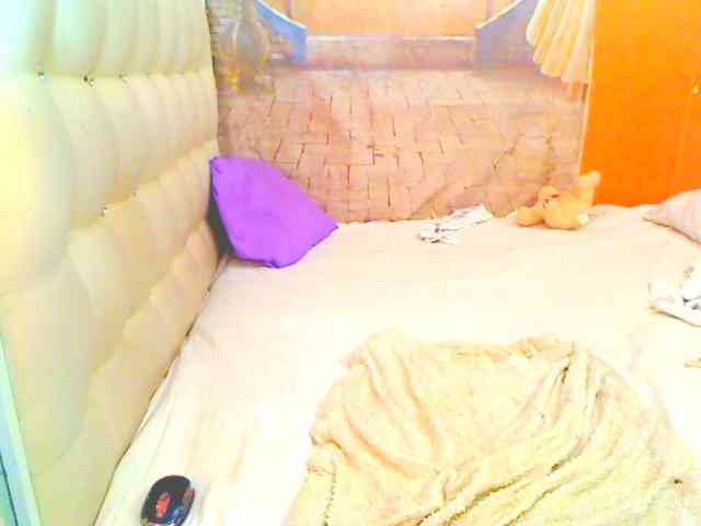 HOTLILLIE webcam