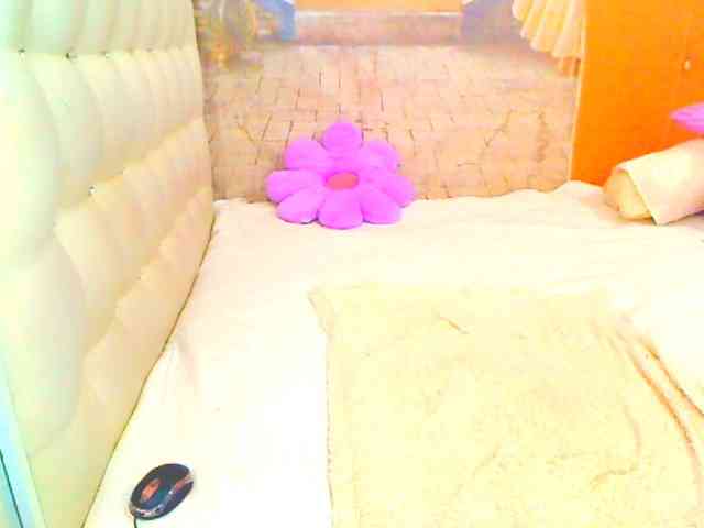 HOTLILLIE webcam