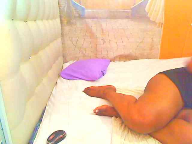 HOTLILLIE webcam