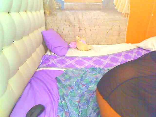 HOTLILLIE webcam