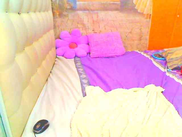HOTLILLIE webcam