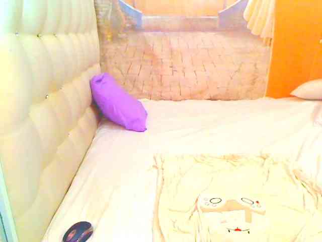HOTLILLIE webcam