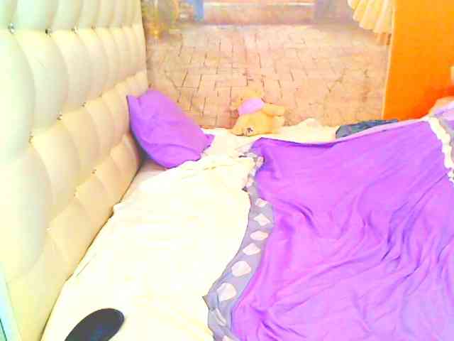 HOTLILLIE webcam