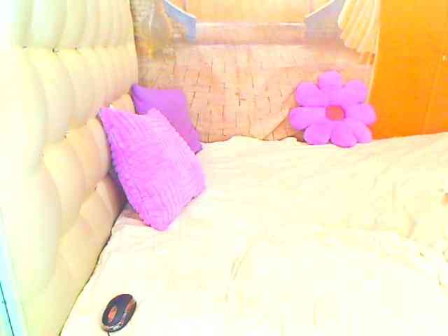 HOTLILLIE webcam