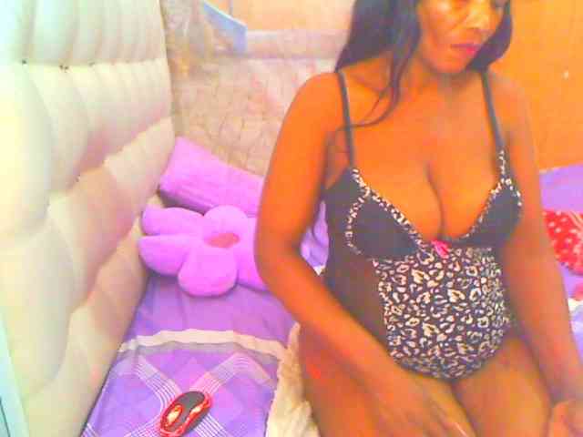 HOTLILLIE webcam