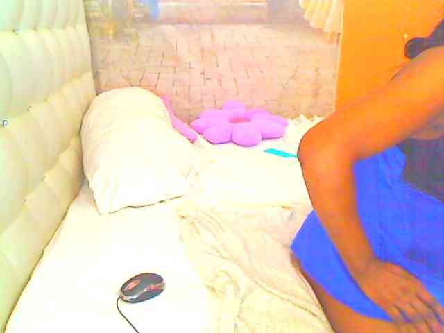 HOTLILLIE webcam