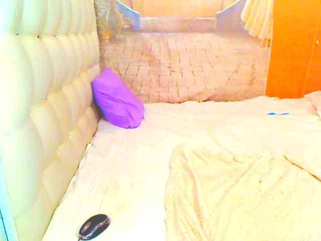 HOTLILLIE webcam