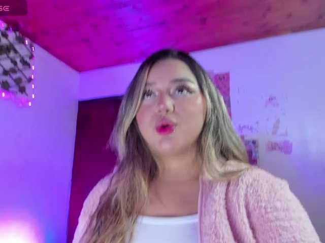 Pucca0 live webcam show