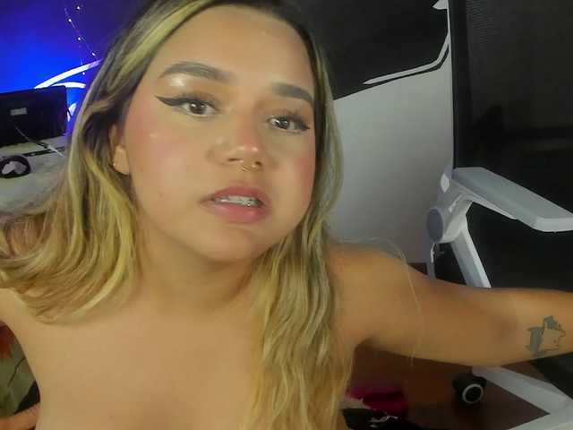 Pucca0 live cam on BongaCams