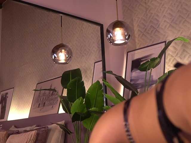 IzzyWild's BongaCams show and profile