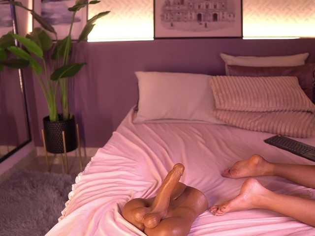 IzzyWild live cam on BongaCams
