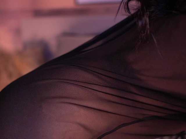 IzzyWild live webcam show