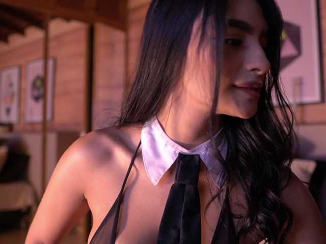 IzzyWild live cam on BongaCams