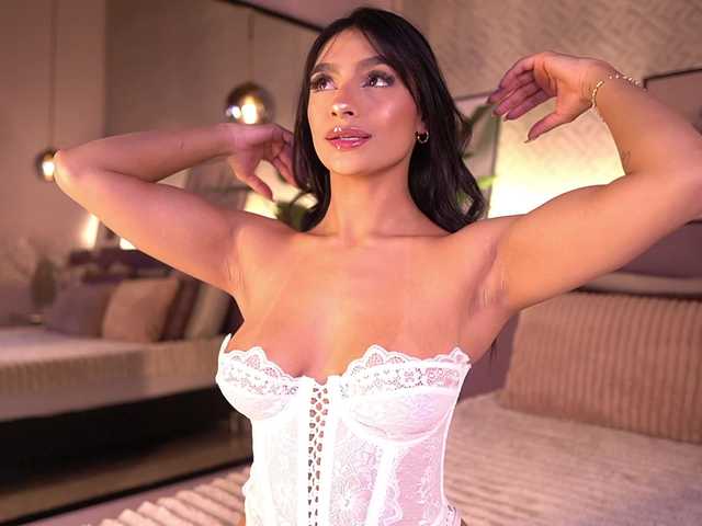 IzzyWild live cam on BongaCams