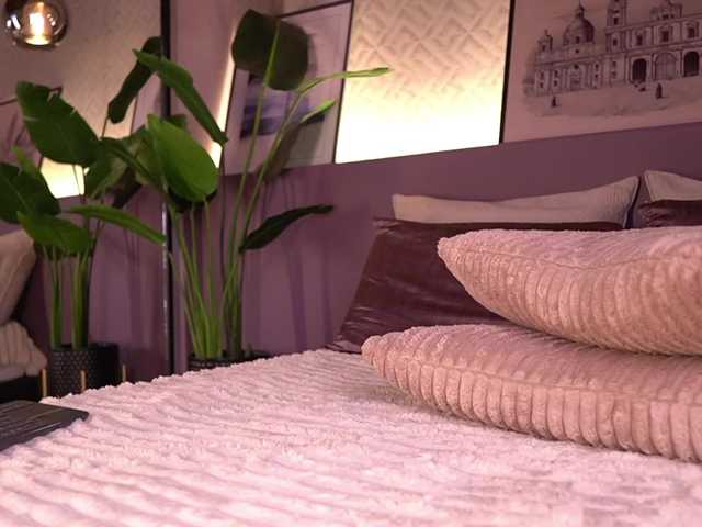 IzzyWild live cam on BongaCams