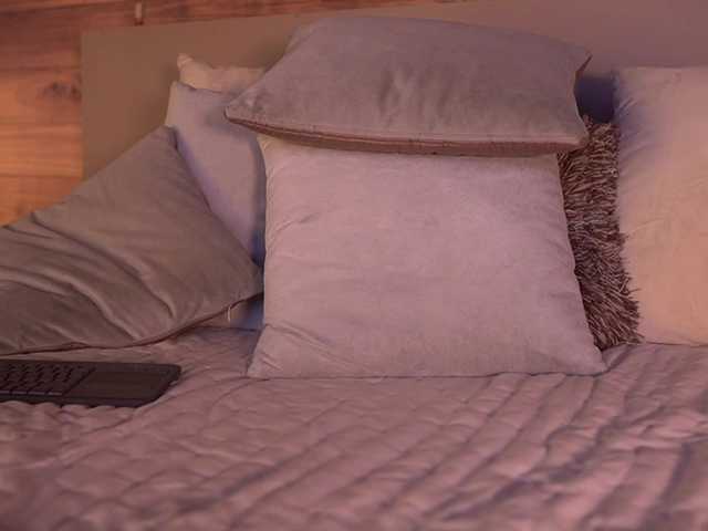 IzzyWild live cam preview