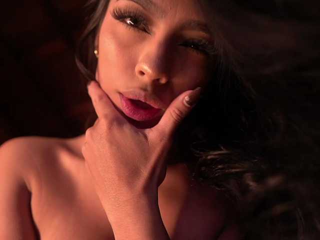 IzzyWild Live Cam su BongaCams