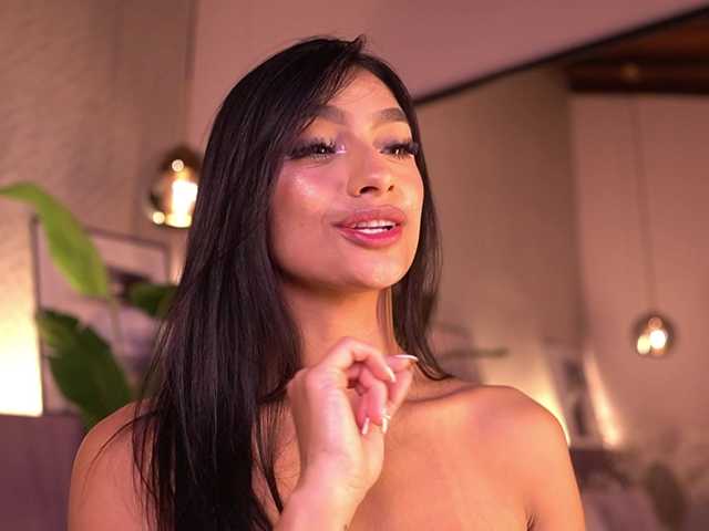 IzzyWild live cam on BongaCams