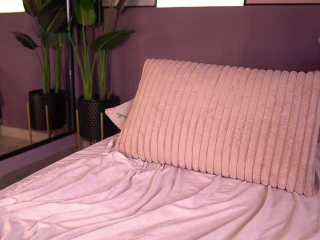 IzzyWild live cam on BongaCams