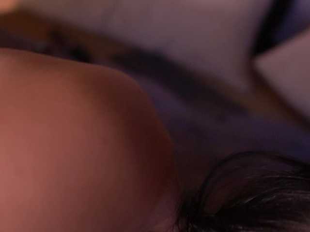 IzzyWild live cam on BongaCams