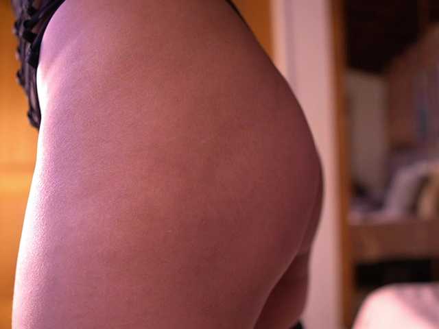 IzzyWild live cam on BongaCams