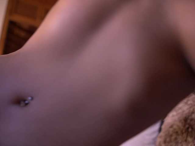 IzzyWild live cam on BongaCams