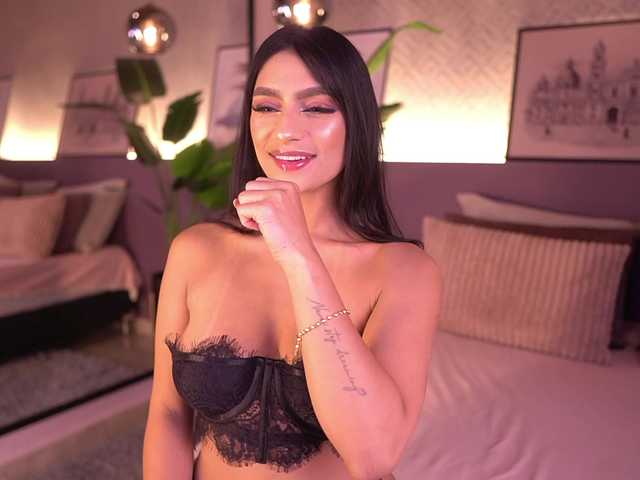 IzzyWild live cam on BongaCams