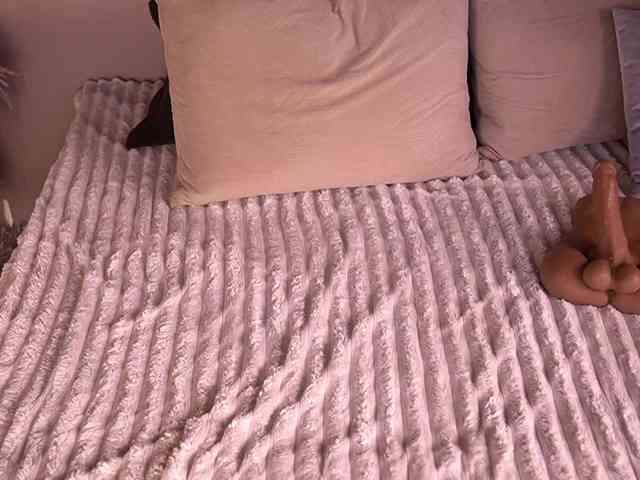 IzzyWild webcam