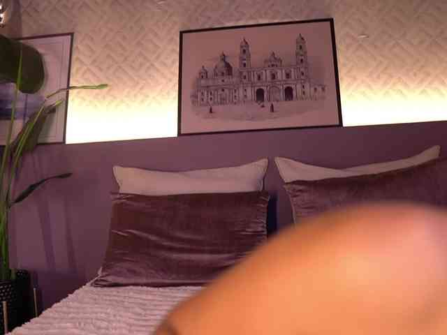 IzzyWild Sex Cam Show