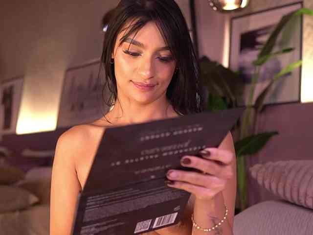 IzzyWild Sex Cam Show