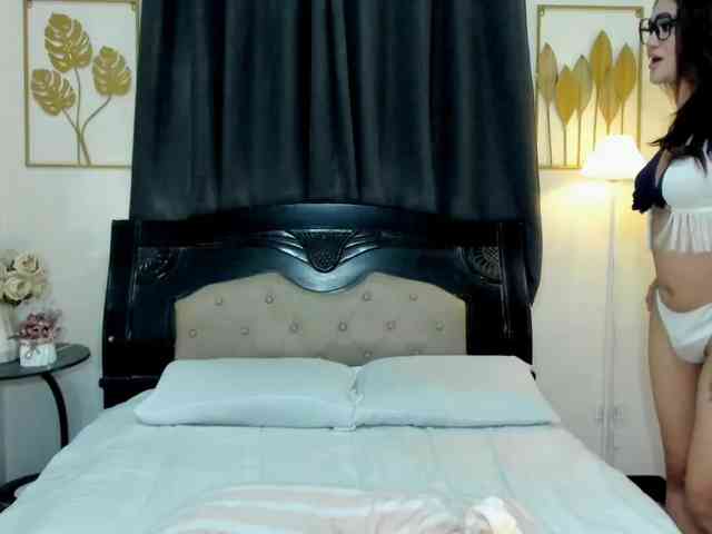 WildHOney24 Live Webcam on BongaCams