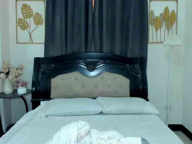 WildHOney24 Sex Cam Show