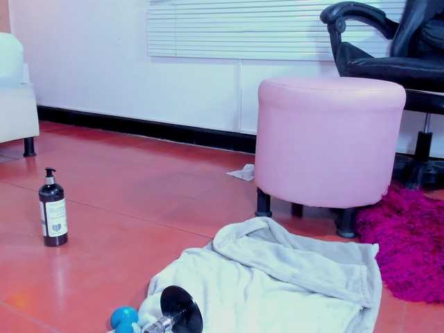 lissa-jhonson live cam on UnifiedCams