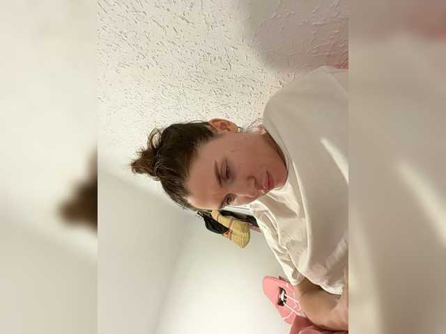 ZoiKissy live cam preview
