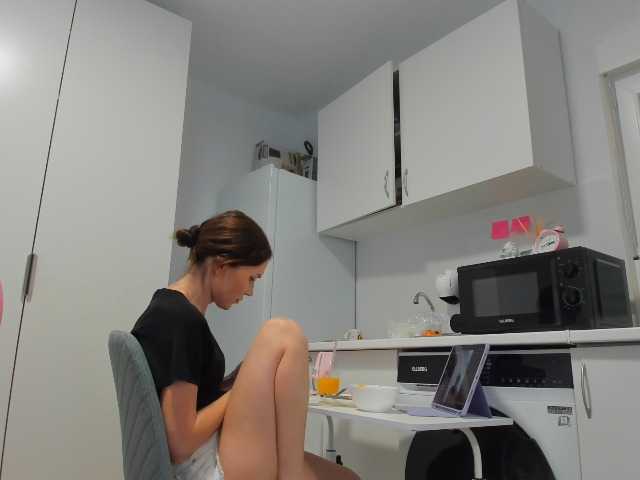 ZoiKissy live cam on BongaCams