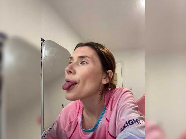 ZoiKissy live cam on BongaCams