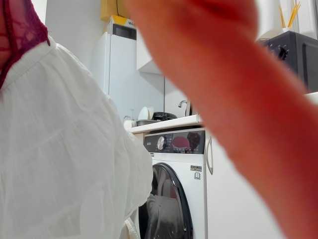 ZoiKissy live webcam show