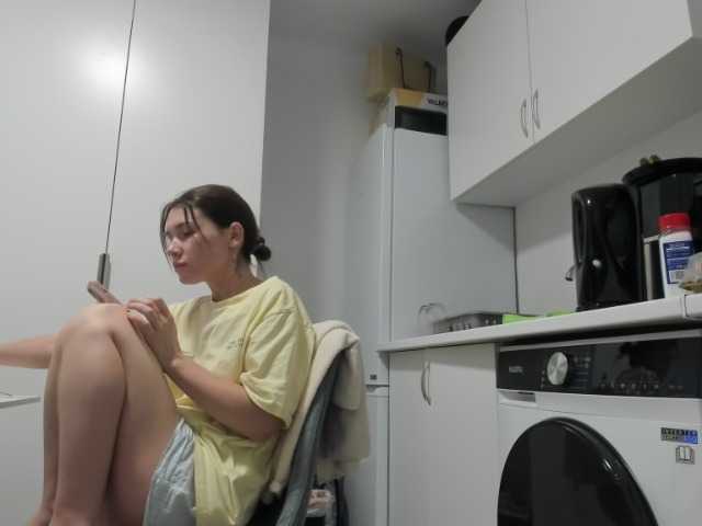 ZoiKissy live webcam show