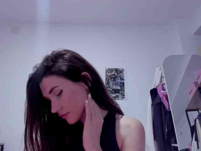 Model: ZoiKissy