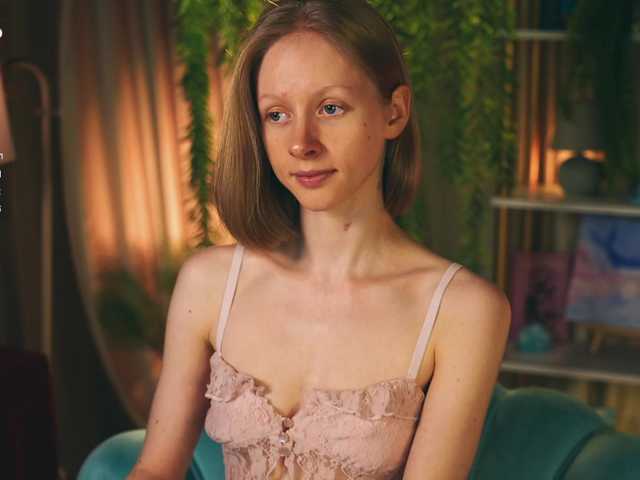 MiaVebes live webcam show