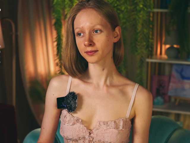 MiaVebes live webcam show