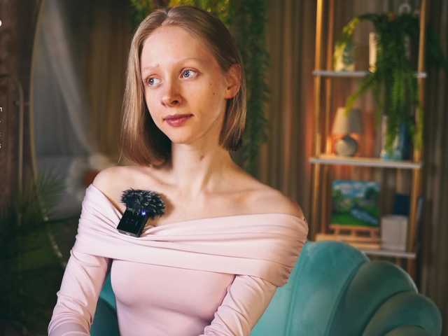 MiaVebes live cam on BongaCams